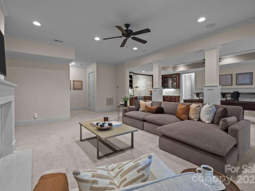8928 Heydon Hall Circle, Charlotte, NC 28210.  MLS# CAR4219004, YatesRealty ID 21363. 
