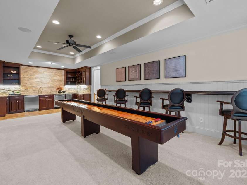 8928 Heydon Hall Circle, Charlotte, NC 28210.  MLS# CAR4219004, YatesRealty ID 21363. 