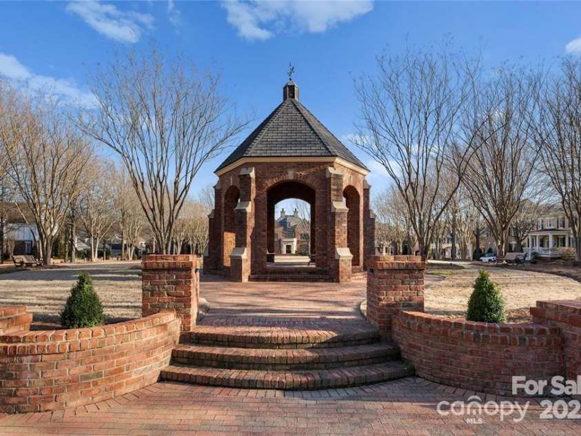 8928 Heydon Hall Circle, Charlotte, NC 28210.  MLS# CAR4219004, YatesRealty ID 21363. 