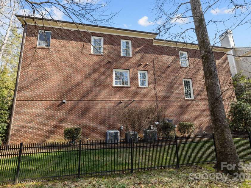 8928 Heydon Hall Circle, Charlotte, NC 28210.  MLS# CAR4219004, YatesRealty ID 21363. 