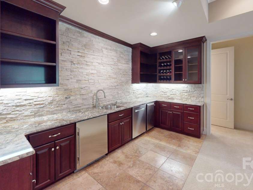 8928 Heydon Hall Circle, Charlotte, NC 28210.  MLS# CAR4297775, YatesRealty ID 21363. 