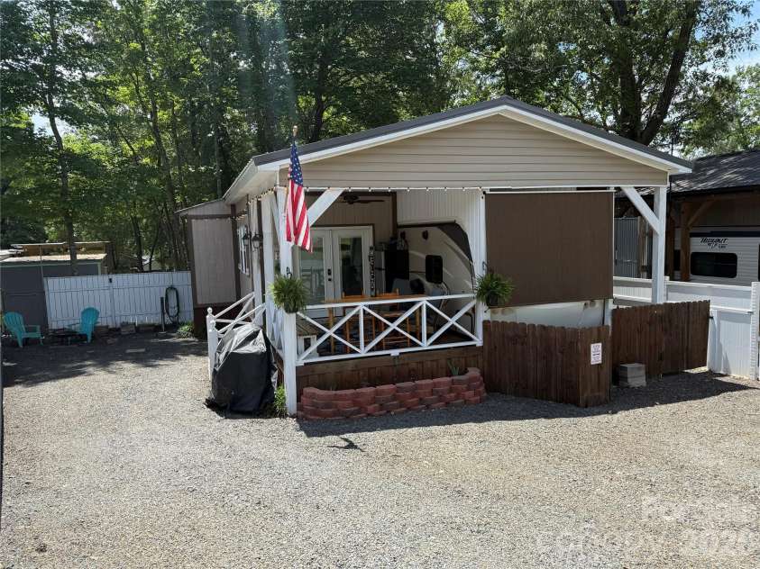 126 Canyon Loop, Mount Gilead, NC 27306.  MLS# CAR4381092, YatesRealty ID 21364. 