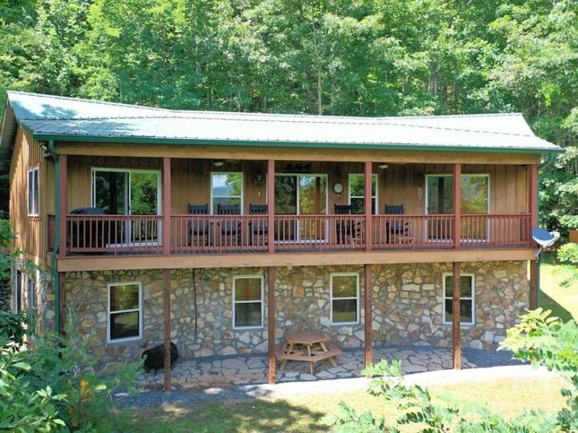 470 Bear Ridge Road, Tuckasegee, NC 28783.  MLS# CAR4381426, YatesRealty ID 21365. 