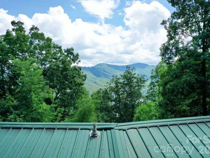 470 Bear Ridge Road, Tuckasegee, NC 28783.  MLS# CAR4381426, YatesRealty ID 21365. 