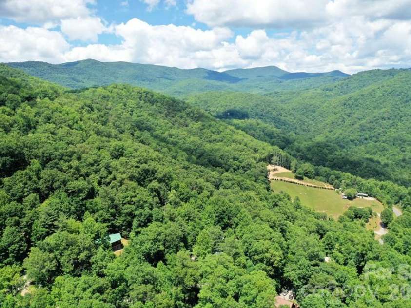470 Bear Ridge Road, Tuckasegee, NC 28783.  MLS# CAR4381426, YatesRealty ID 21365. 