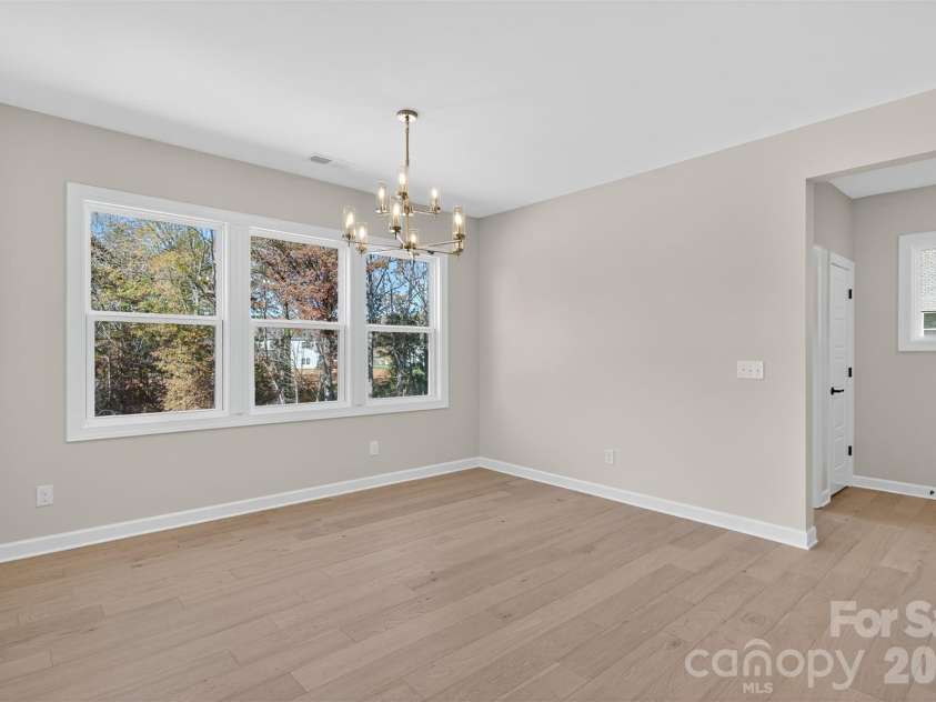 11009 Tyler Brook Lane, Mint Hill, NC 28227.  MLS# CAR4267005, YatesRealty ID 21366. Breakfast Room