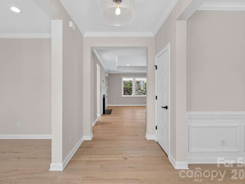 11009 Tyler Brook Lane, Mint Hill, NC 28227.  MLS# CAR4267005, YatesRealty ID 21366. Foyer