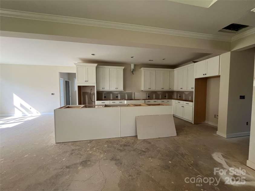 11009 Tyler Brook Lane, Mint Hill, NC 28227.  MLS# CAR4267005, YatesRealty ID 21366. Kitchen