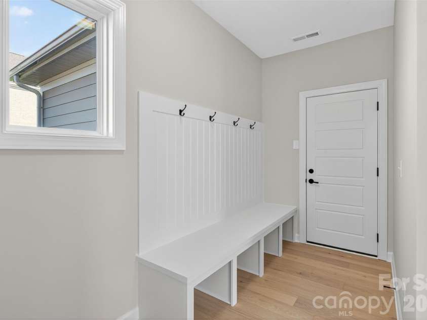 11009 Tyler Brook Lane, Mint Hill, NC 28227.  MLS# CAR4267005, YatesRealty ID 21366. Mud Room