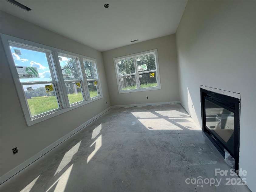 11009 Tyler Brook Lane, Mint Hill, NC 28227.  MLS# CAR4267005, YatesRealty ID 21366. Sunroom