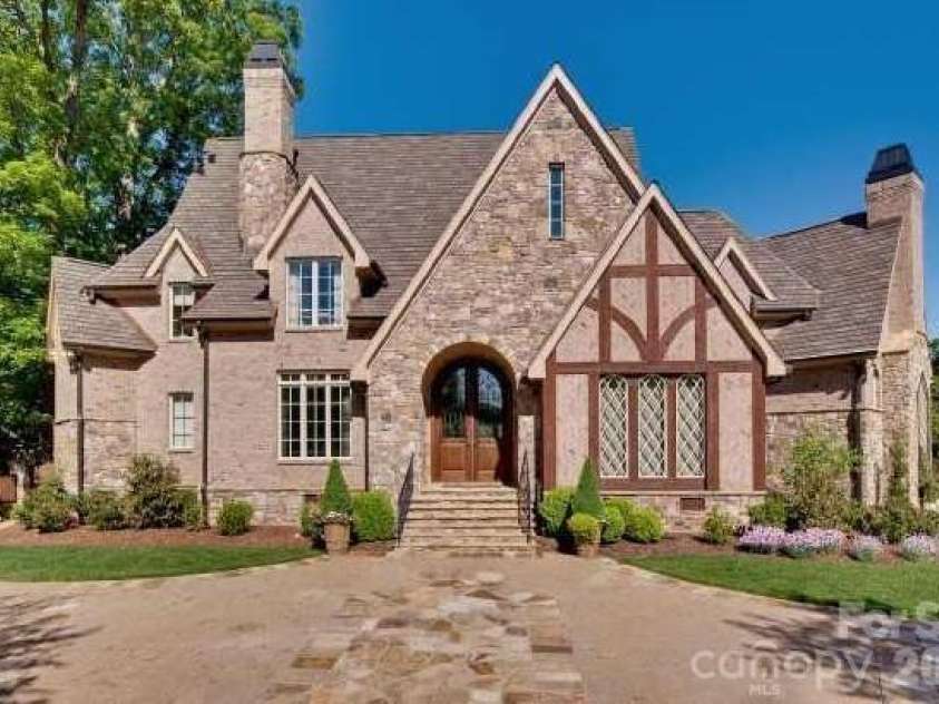 3730 Beresford Road, Charlotte, NC 28211.  MLS# CAR4380115, YatesRealty ID 21367. Front Exterior