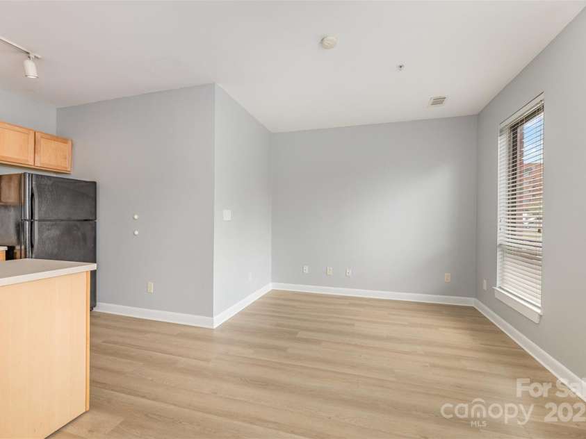 411 Washington Street, Greensboro, NC 27401.  MLS# CAR4268701, YatesRealty ID 21368. 