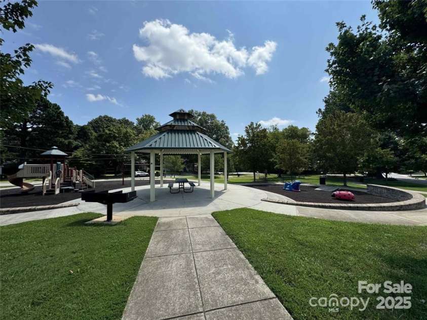 620 Smith Street, Mooresville, NC 28115.  MLS# CAR4223398, YatesRealty ID 21369. 