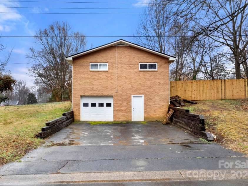 7047 Cheyenne Drive, Charlotte, NC 28262.  MLS# CAR4305493, YatesRealty ID 2137. 