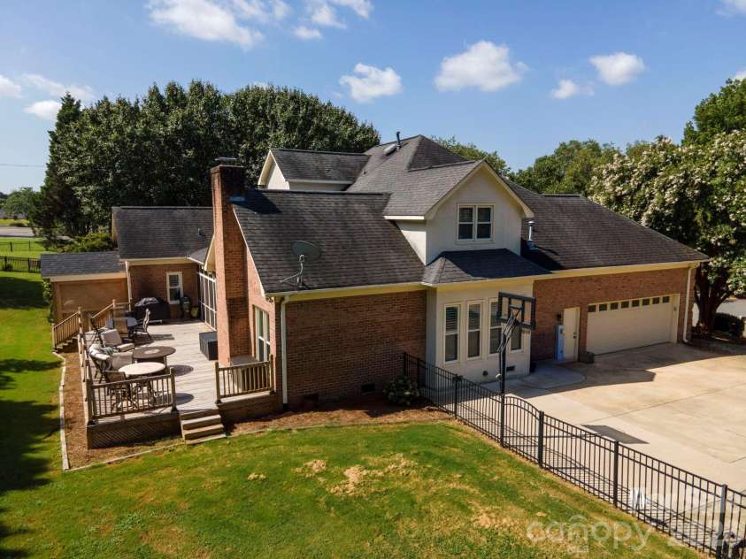 3466 Brighton Court, Concord, NC 28027.  MLS# CAR4405347, YatesRealty ID 21370. 