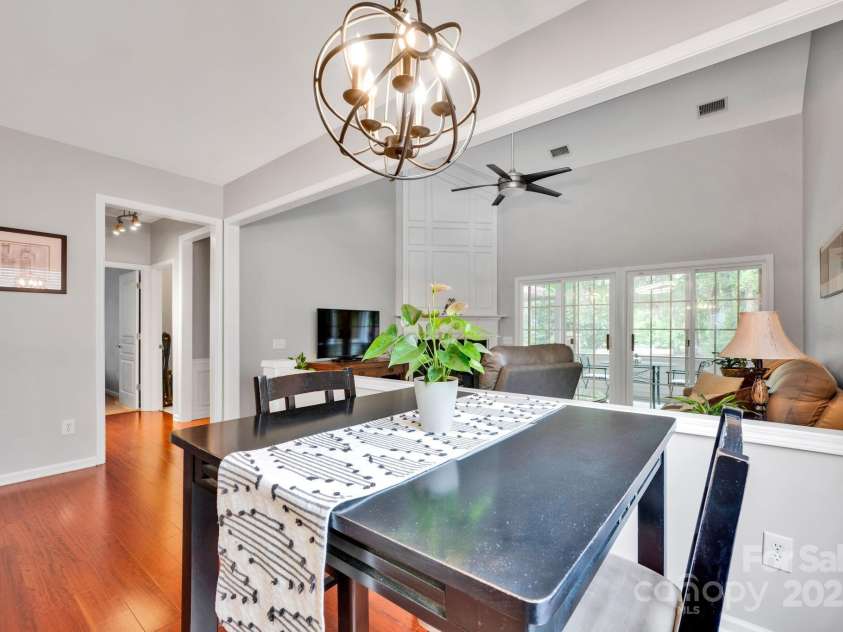 8938 Kestral Ridge Drive, Charlotte, NC 28269.  MLS# CAR4255193, YatesRealty ID 21370. 