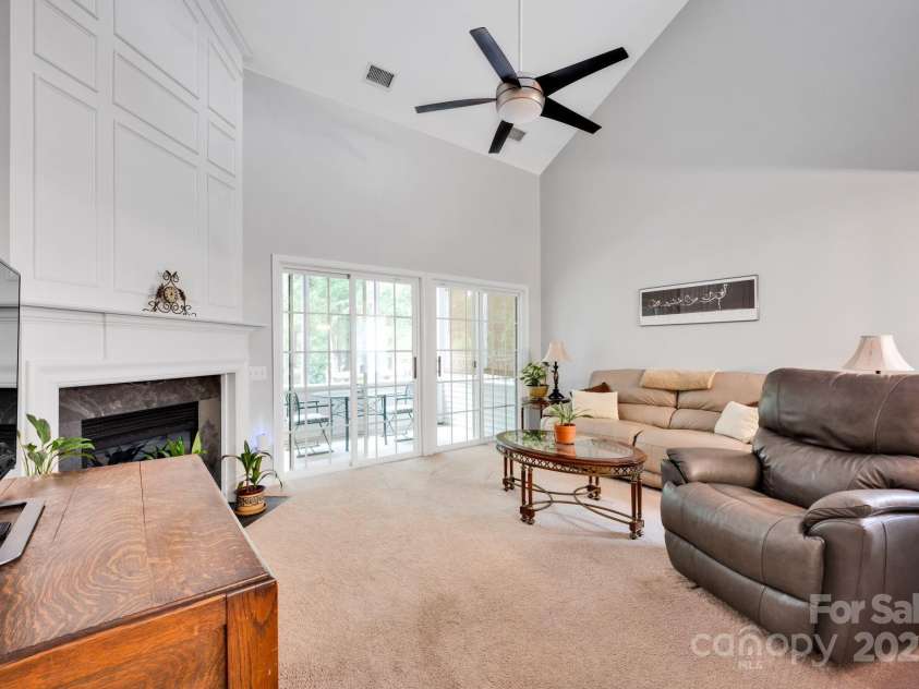 8938 Kestral Ridge Drive, Charlotte, NC 28269.  MLS# CAR4255193, YatesRealty ID 21370. 