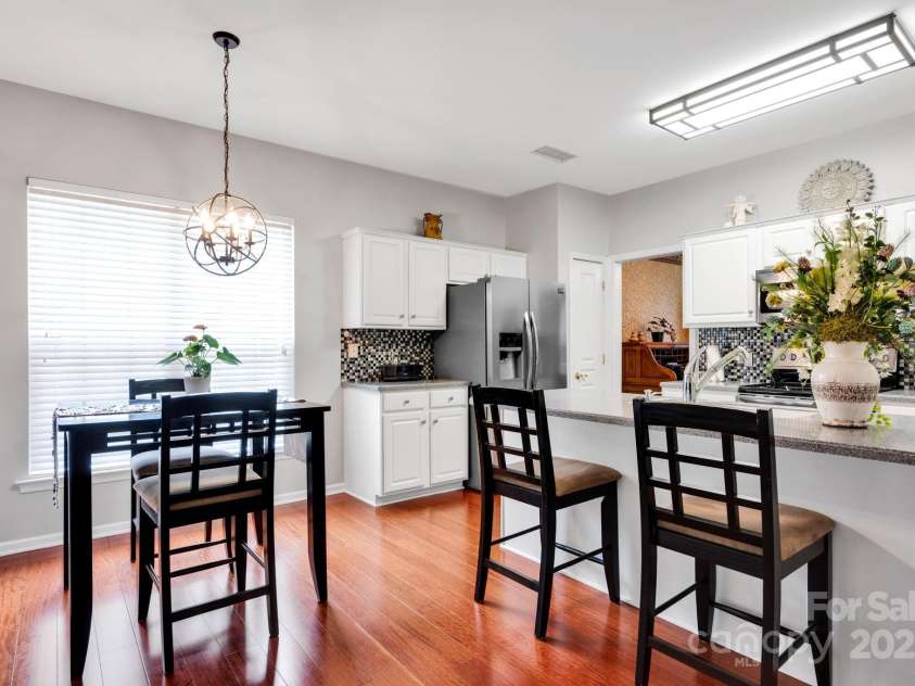 8938 Kestral Ridge Drive, Charlotte, NC 28269.  MLS# CAR4255193, YatesRealty ID 21370. 