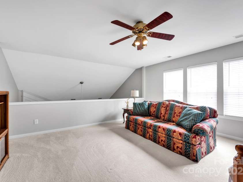 8938 Kestral Ridge Drive, Charlotte, NC 28269.  MLS# CAR4255193, YatesRealty ID 21370. 
