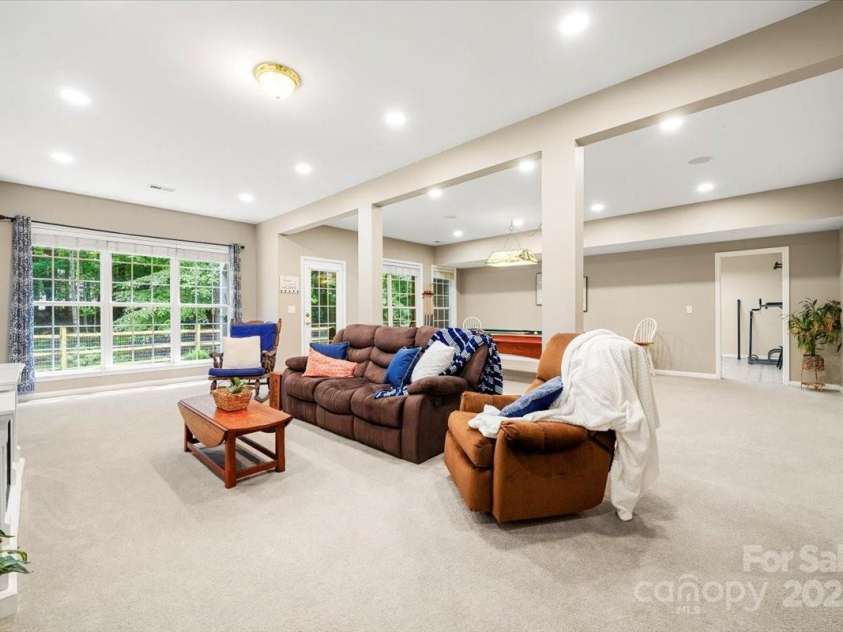10501 Olde Irongate Lane, Mint Hill, NC 28227.  MLS# CAR4267766, YatesRealty ID 21371. 