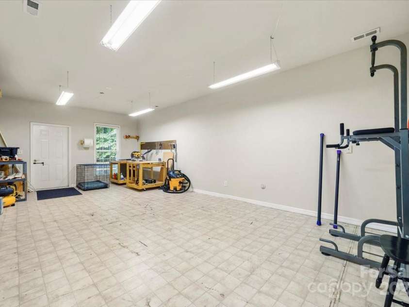 10501 Olde Irongate Lane, Mint Hill, NC 28227.  MLS# CAR4267766, YatesRealty ID 21371. 