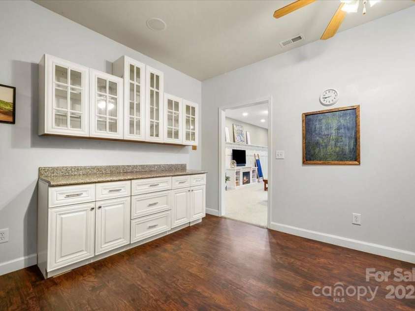 10501 Olde Irongate Lane, Mint Hill, NC 28227.  MLS# CAR4267766, YatesRealty ID 21371. 