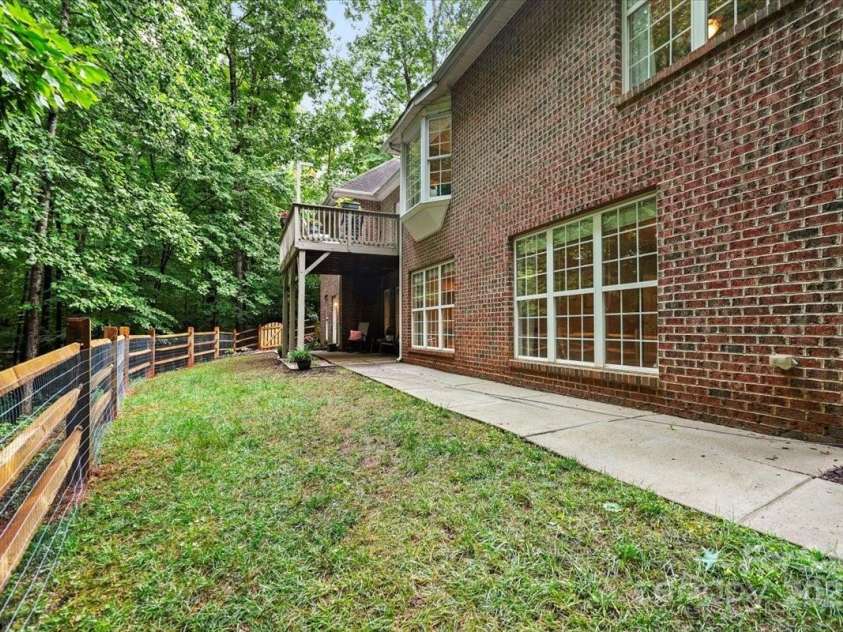 10501 Olde Irongate Lane, Mint Hill, NC 28227.  MLS# CAR4267766, YatesRealty ID 21371. 