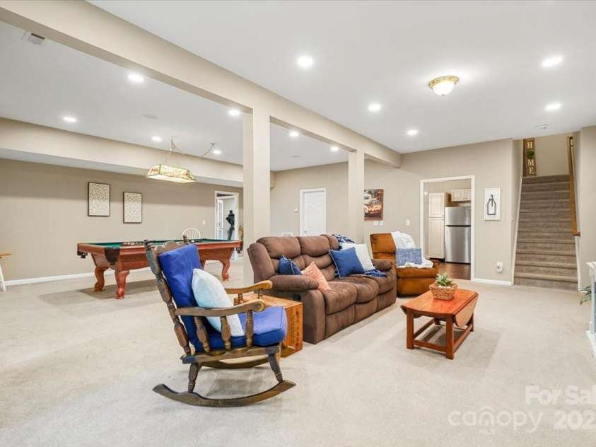 10501 Olde Irongate Lane, Mint Hill, NC 28227.  MLS# CAR4267766, YatesRealty ID 21371. Huge basement