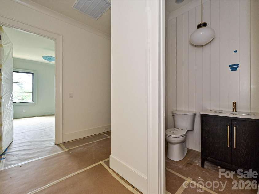 1329 Bevis Drive, Charlotte, NC 28209.  MLS# CAR4381162, YatesRealty ID 21371. 