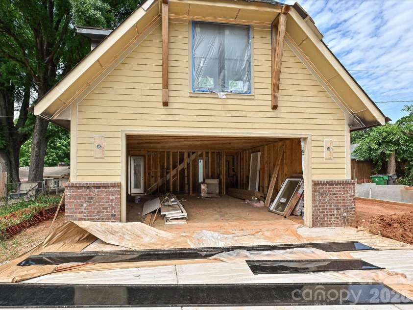 1329 Bevis Drive, Charlotte, NC 28209.  MLS# CAR4381162, YatesRealty ID 21371. 