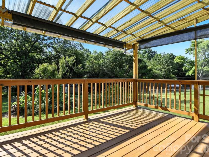 3544 6th Street Drive, Hickory, NC 28601.  MLS# CAR4381480, YatesRealty ID 21373. 