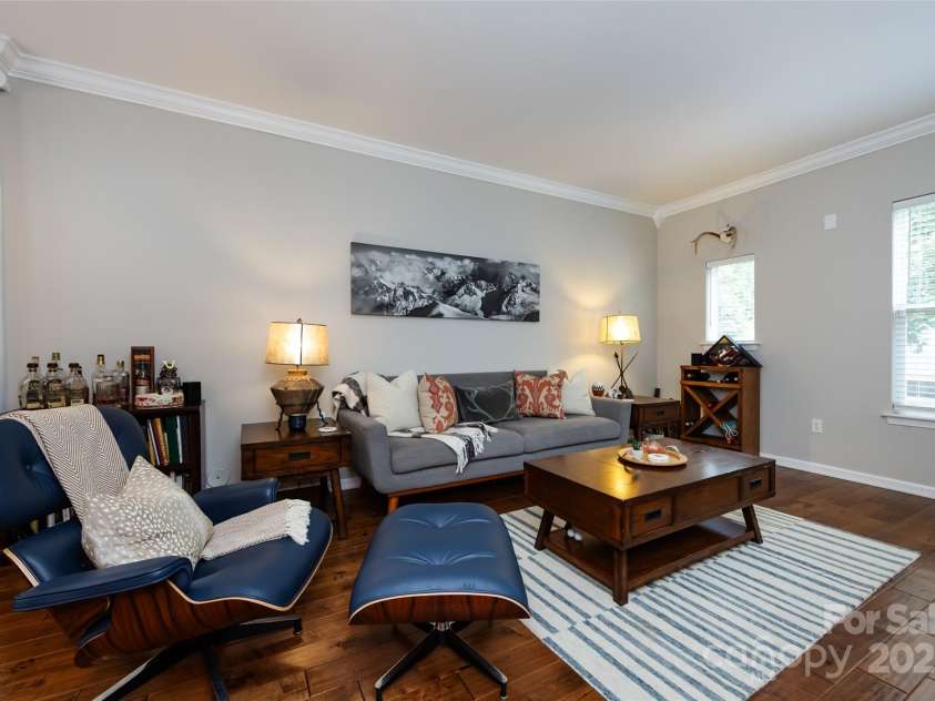 432 Worthington Avenue, Charlotte, NC 28203.  MLS# CAR4272365, YatesRealty ID 21376. 