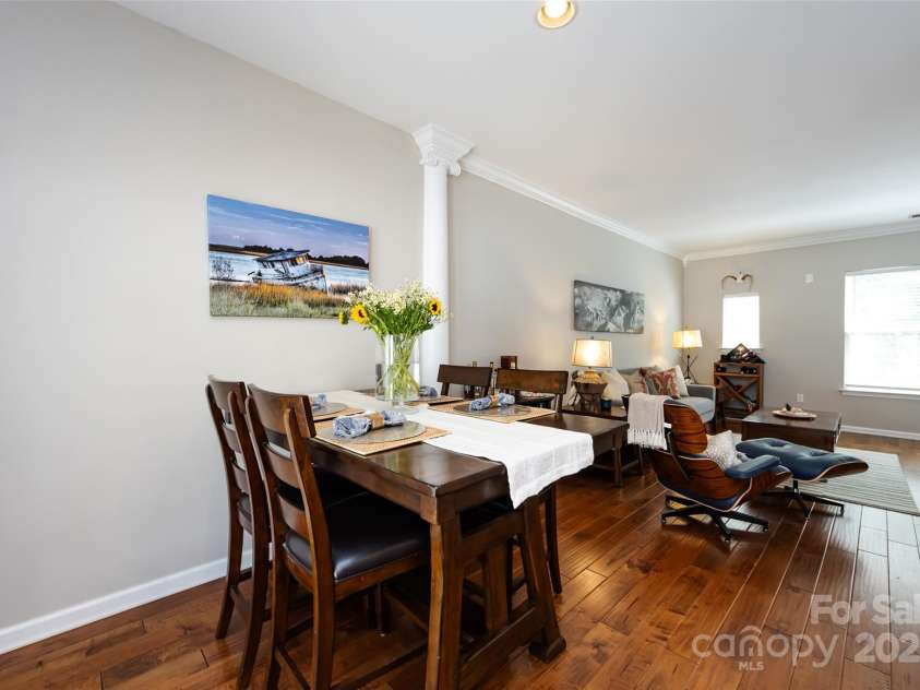 432 Worthington Avenue, Charlotte, NC 28203.  MLS# CAR4272365, YatesRealty ID 21376. 