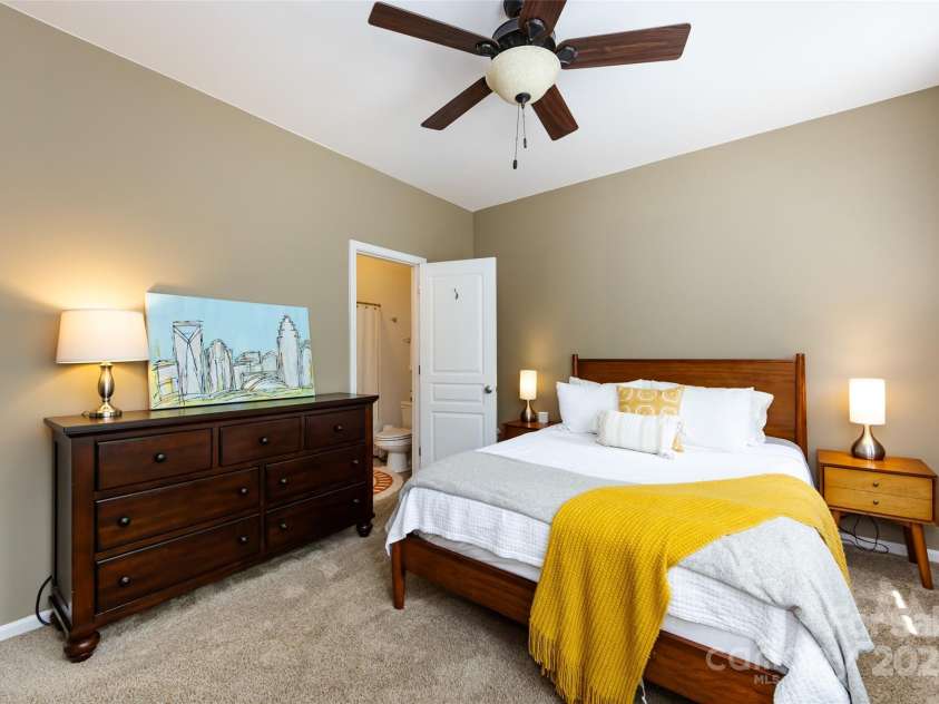 432 Worthington Avenue, Charlotte, NC 28203.  MLS# CAR4272365, YatesRealty ID 21376. 
