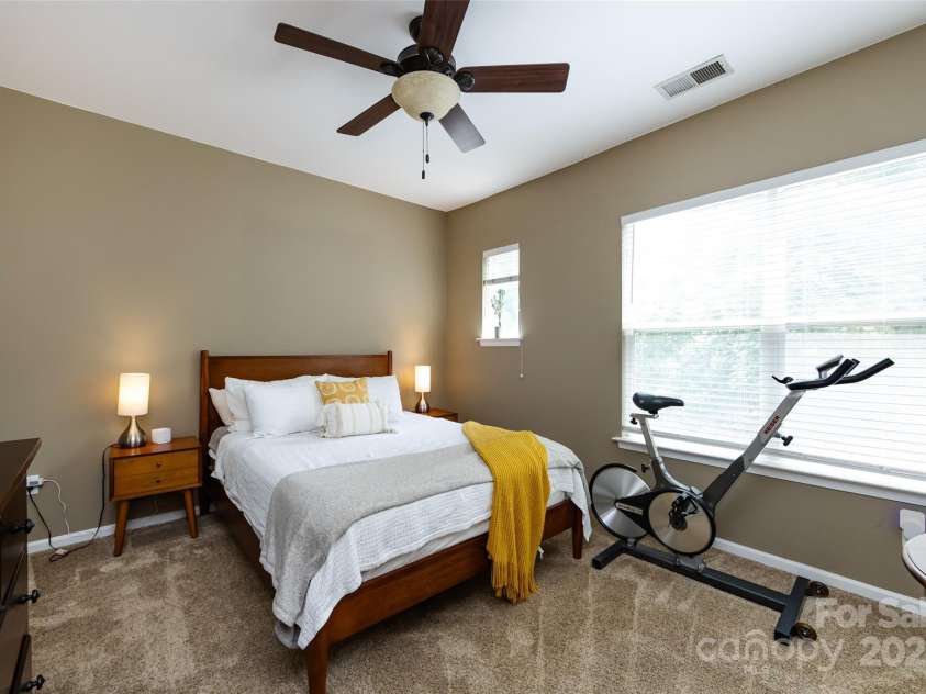 432 Worthington Avenue, Charlotte, NC 28203.  MLS# CAR4272365, YatesRealty ID 21376. 