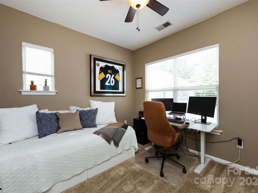 432 Worthington Avenue, Charlotte, NC 28203.  MLS# CAR4272365, YatesRealty ID 21376. 