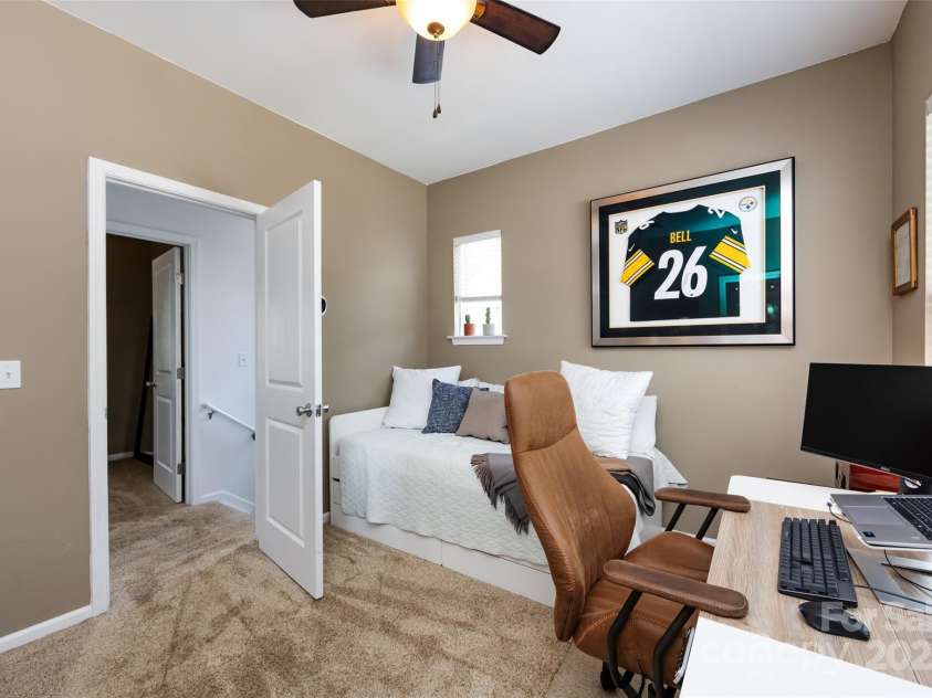 432 Worthington Avenue, Charlotte, NC 28203.  MLS# CAR4272365, YatesRealty ID 21376. 