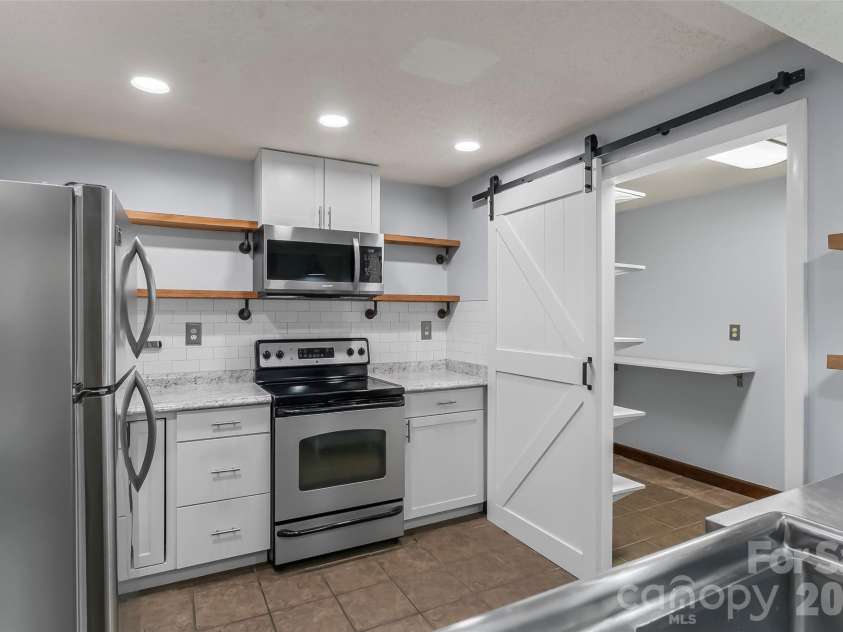 7820 Greenville Highway, Brevard, NC 28712.  MLS# CAR4380349, YatesRealty ID 21376. 