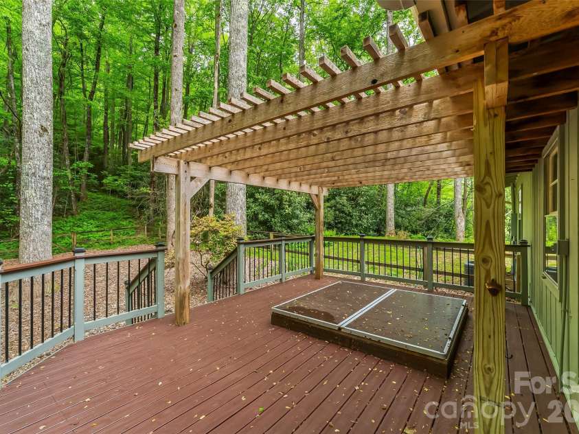 7820 Greenville Highway, Brevard, NC 28712.  MLS# CAR4380349, YatesRealty ID 21376. 