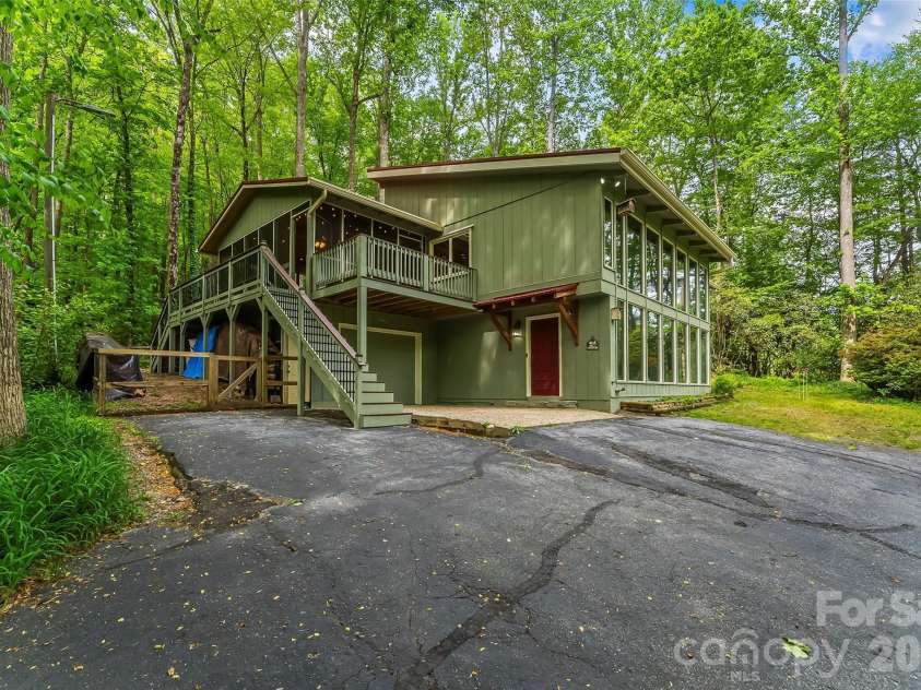 7820 Greenville Highway, Brevard, NC 28712.  MLS# CAR4380349, YatesRealty ID 21376. 