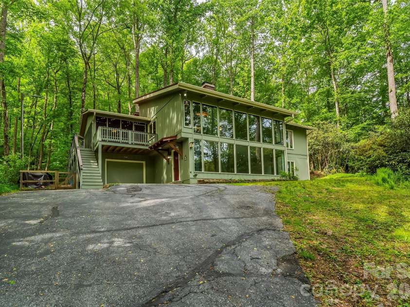 7820 Greenville Highway, Brevard, NC 28712.  MLS# CAR4380349, YatesRealty ID 21376. 