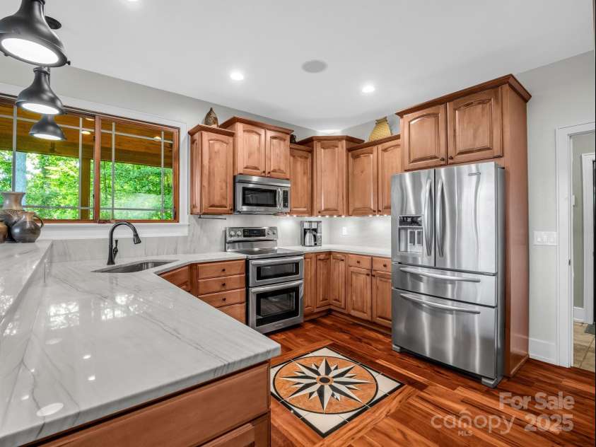 556 High Pines Loop, Lake Lure, NC 28746.  MLS# CAR4239460, YatesRealty ID 21378. Kitchen