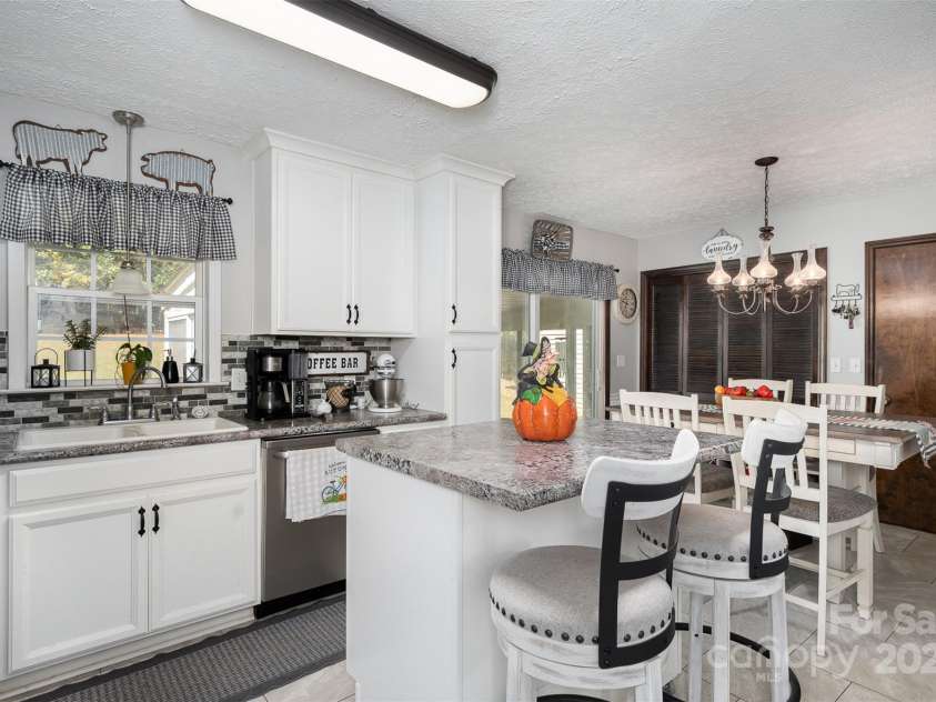 3220 Sawmill Road, Hickory Grove, SC 29717.  MLS# CAR4119221, YatesRealty ID 2138. Kitchen View