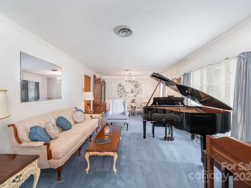 812 Clinton Avenue, Lancaster, SC 29720.  MLS# CAR4253228, YatesRealty ID 21380. 