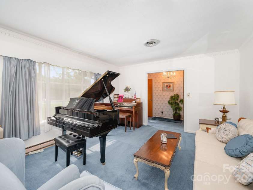 812 Clinton Avenue, Lancaster, SC 29720.  MLS# CAR4253228, YatesRealty ID 21380. 