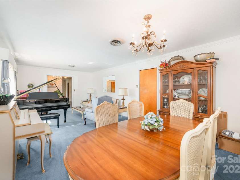 812 Clinton Avenue, Lancaster, SC 29720.  MLS# CAR4253228, YatesRealty ID 21380. 