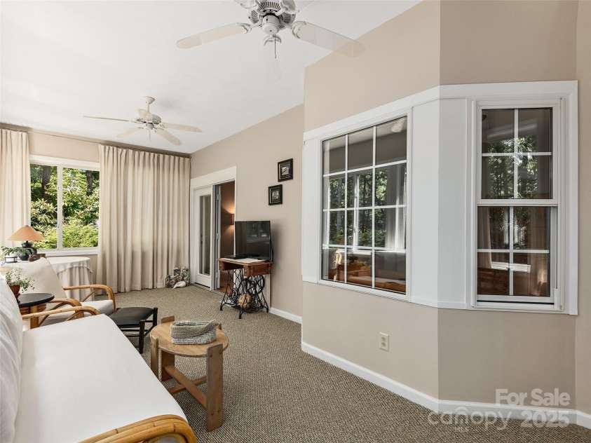 306 Croydon Drive, Hendersonville, NC 28791.  MLS# CAR4267437, YatesRealty ID 21382. 