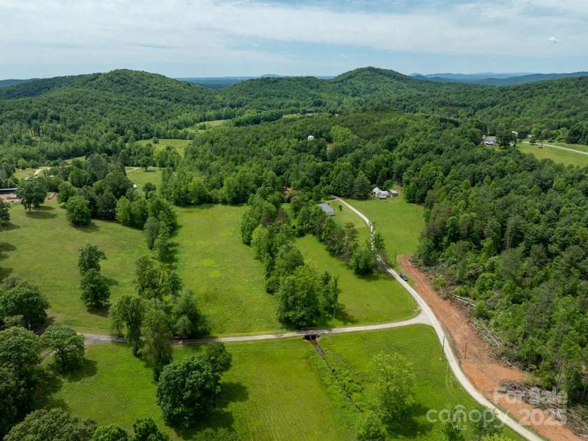 2023 White Springs Lane, Lenoir, NC 28645.  MLS# CAR4266812, YatesRealty ID 21383. 