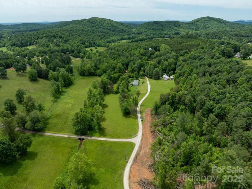 2023 White Springs Lane, Lenoir, NC 28645.  MLS# CAR4266812, YatesRealty ID 21383. 