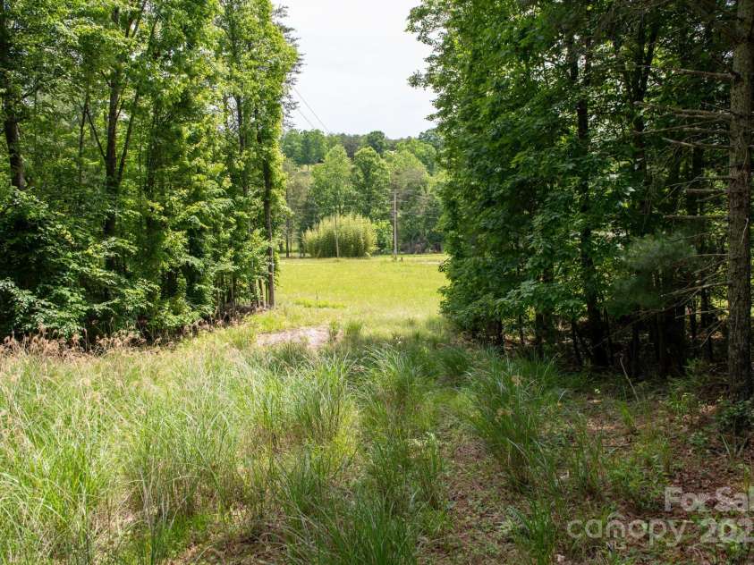 2023 White Springs Lane, Lenoir, NC 28645.  MLS# CAR4266812, YatesRealty ID 21383. 